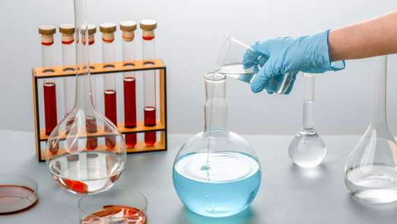 Se convoca proceso selectivo para ingreso, por el sistema general de acceso libre, al Cuerpo Especial de Ayudantes de Laboratorio del Instituto Nacional de Toxicología y Ciencias Forenses.